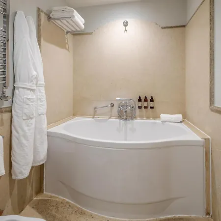 Donna Camilla Savelli - Vretreats 4* Rome